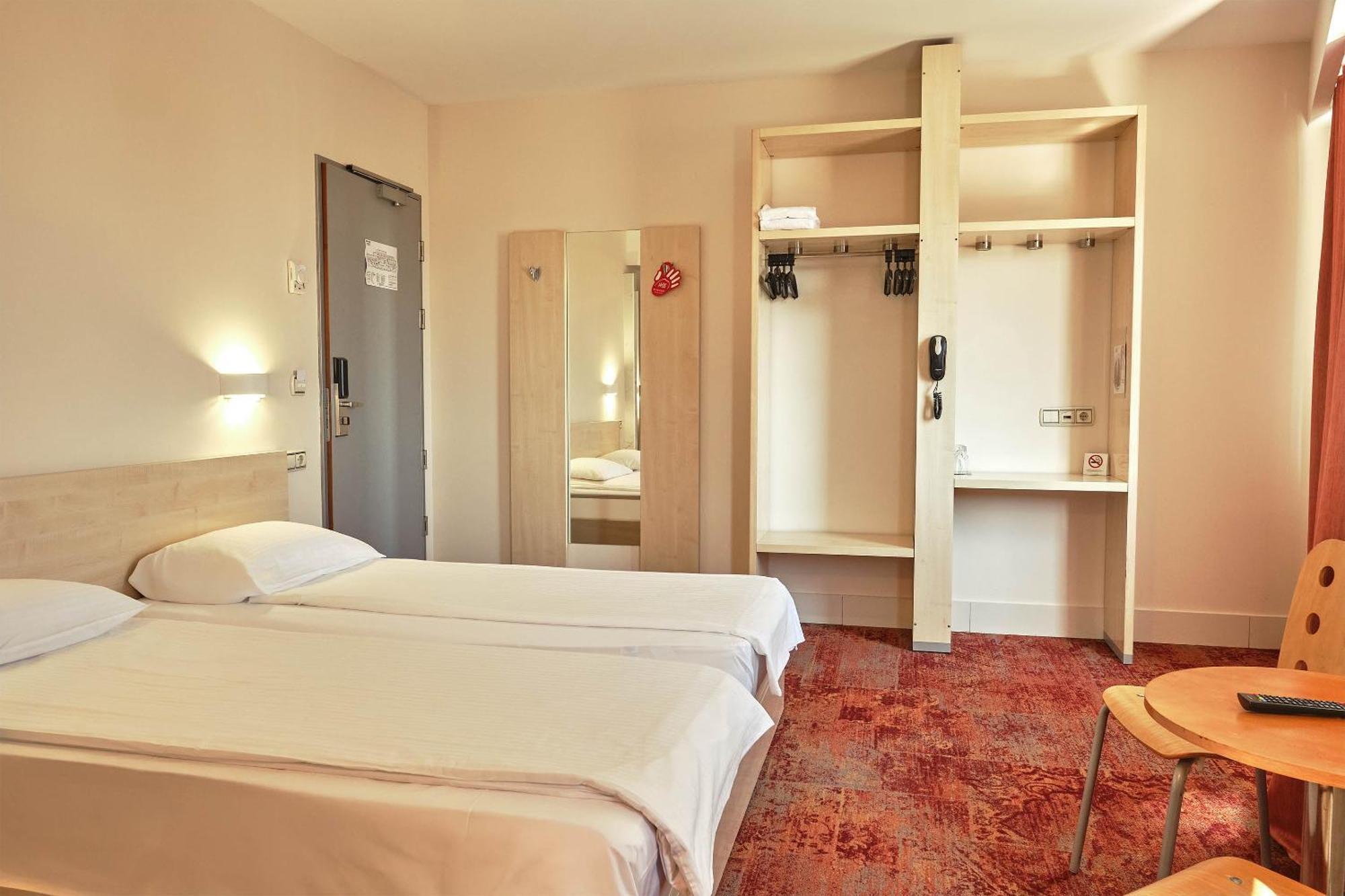Hello Gara De Nord Hotel