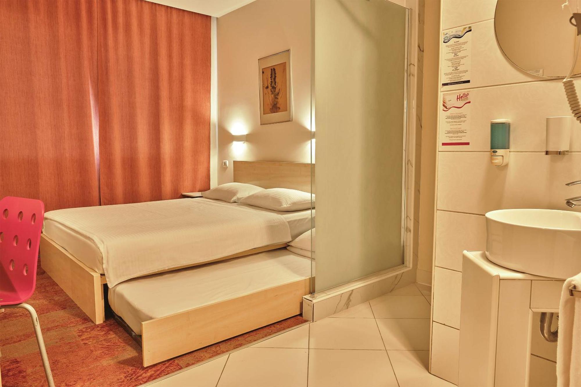 Hotel Hello Gara De Nord 2*