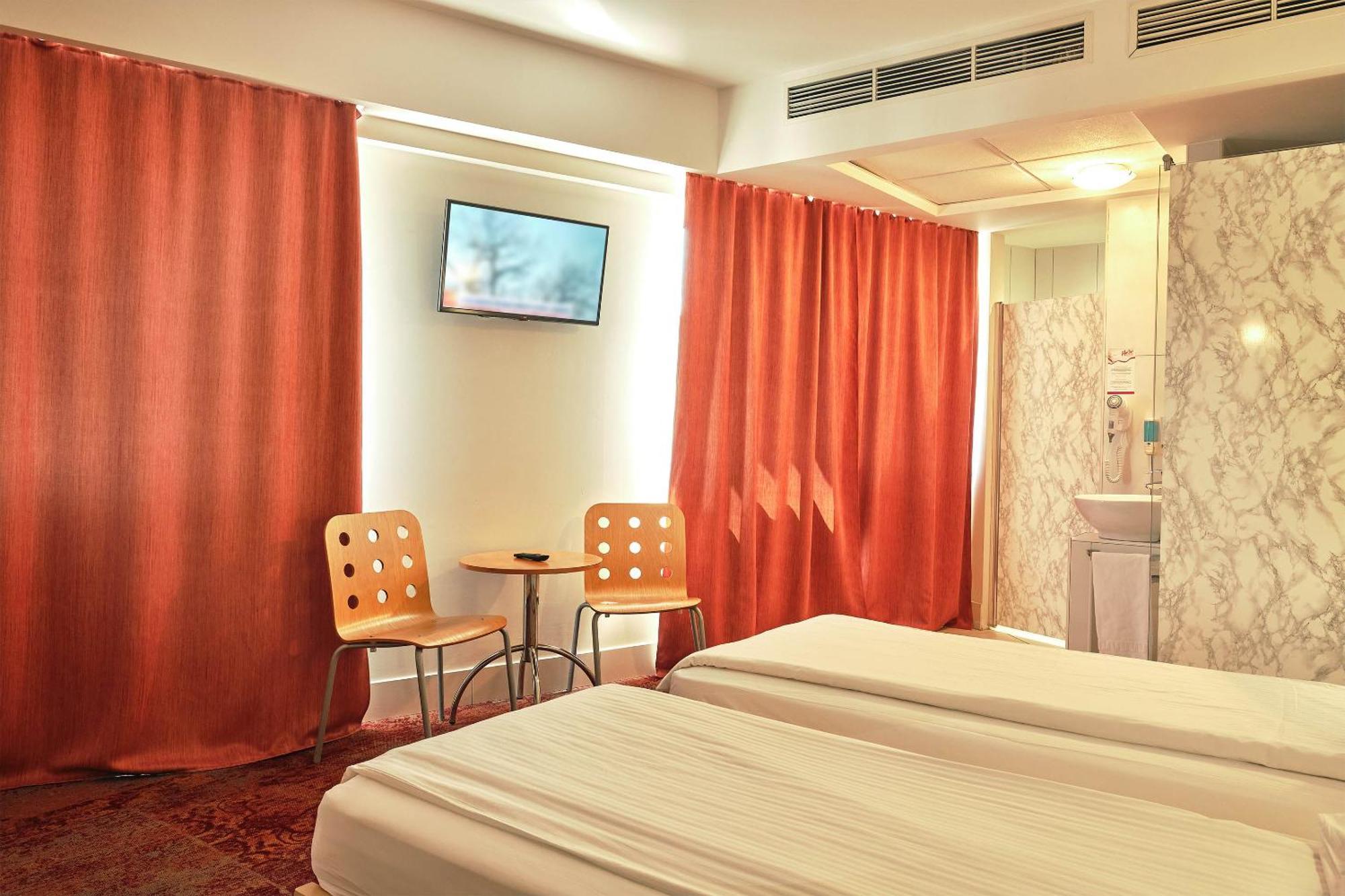 Hello Gara De Nord Hotel 2*