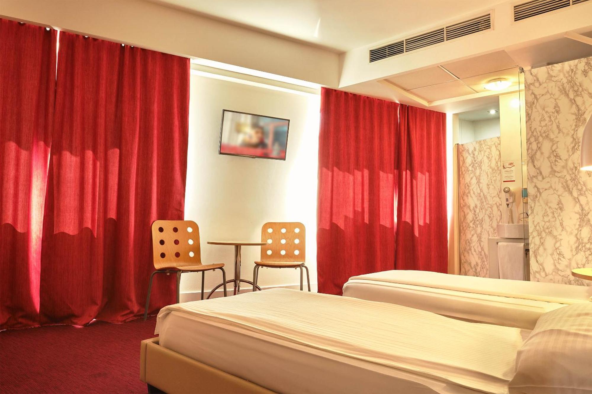 Hello Gara De Nord Hotel 2*